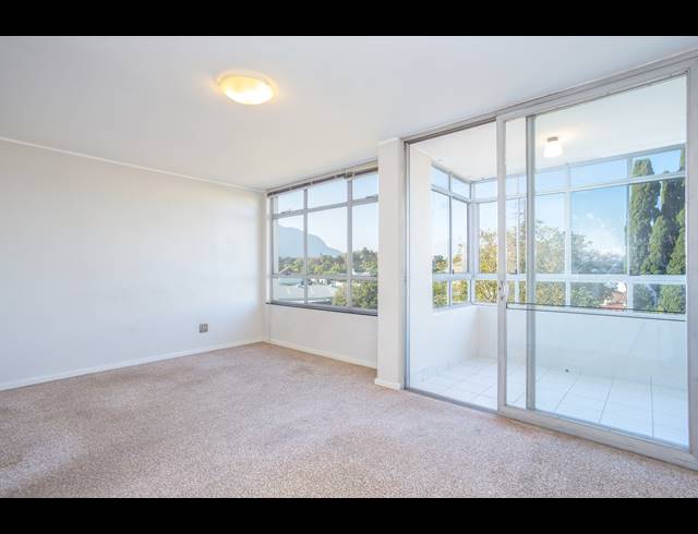 2 BEDROOM APARTMENT RENTED IN WYNBERG UPPER
